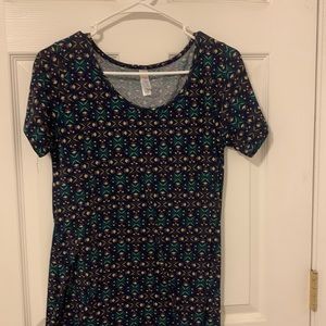 **3/$20 sale - any item $10 and under** XS LulaRoe Shirt